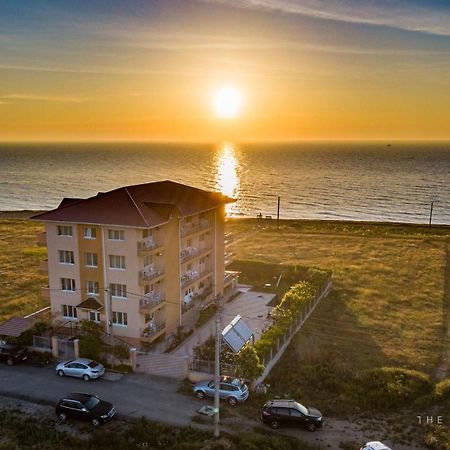 Готель Casa Eden Костінешть Екстер'єр фото